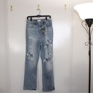 NWT STUDIO BLUE Distressed 90s Inspired Jeans